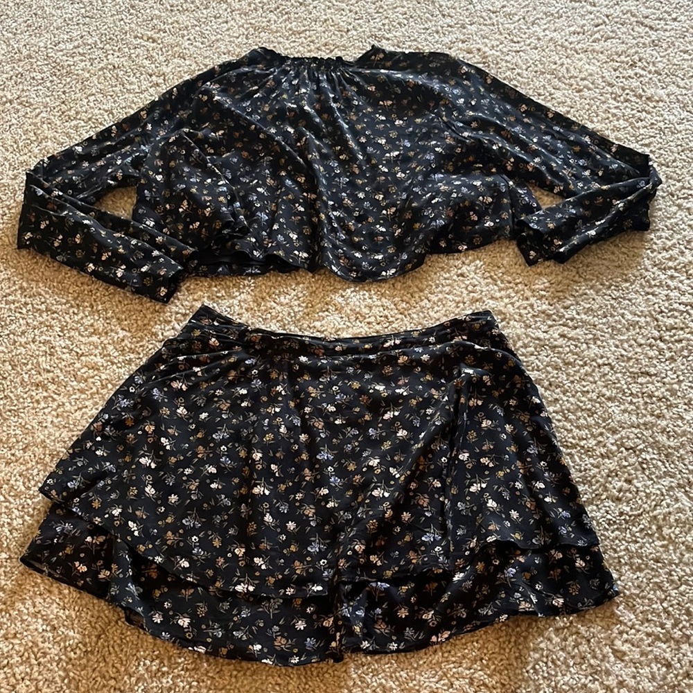 Free people matching set. Cropped long sleeve shirt and skirt.